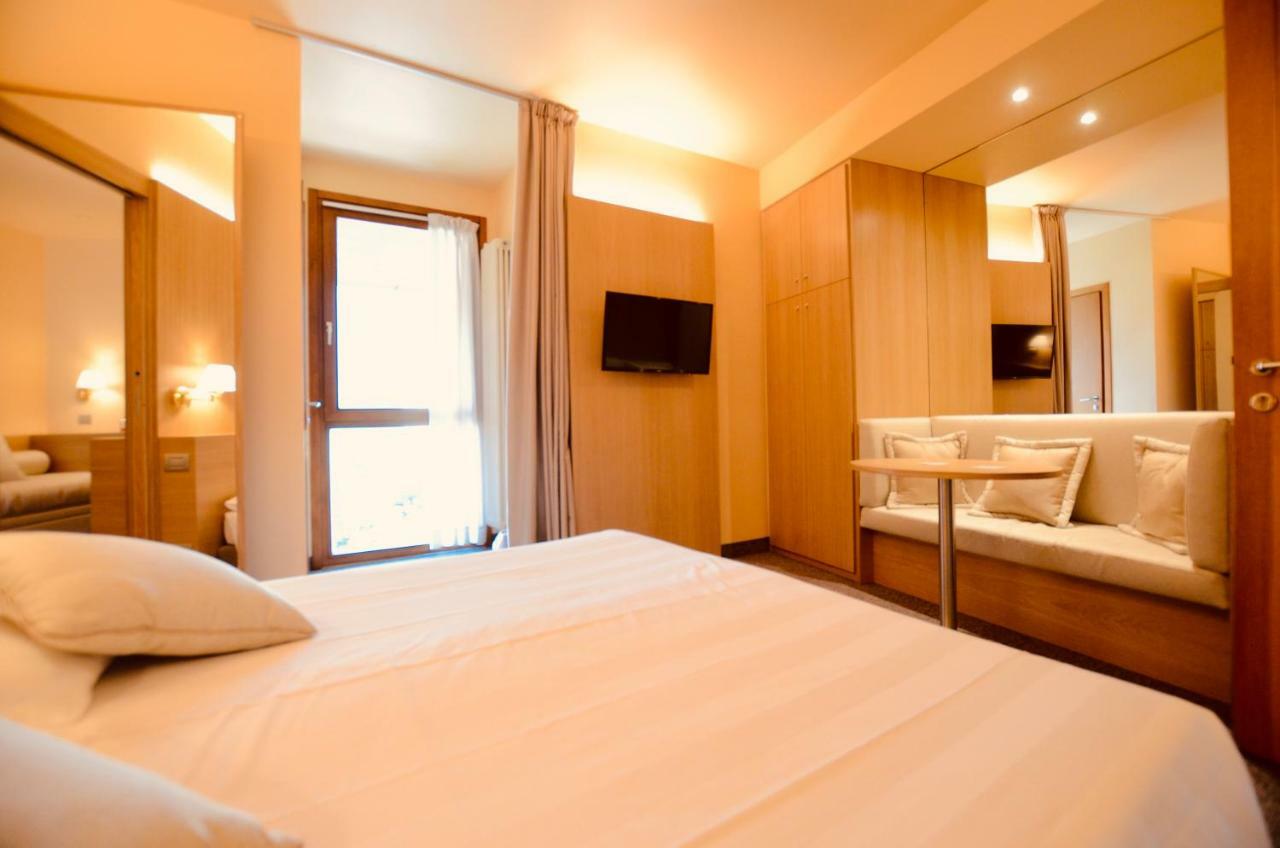 Albergo Sorriso Darfo Boario Terme Ngoại thất bức ảnh